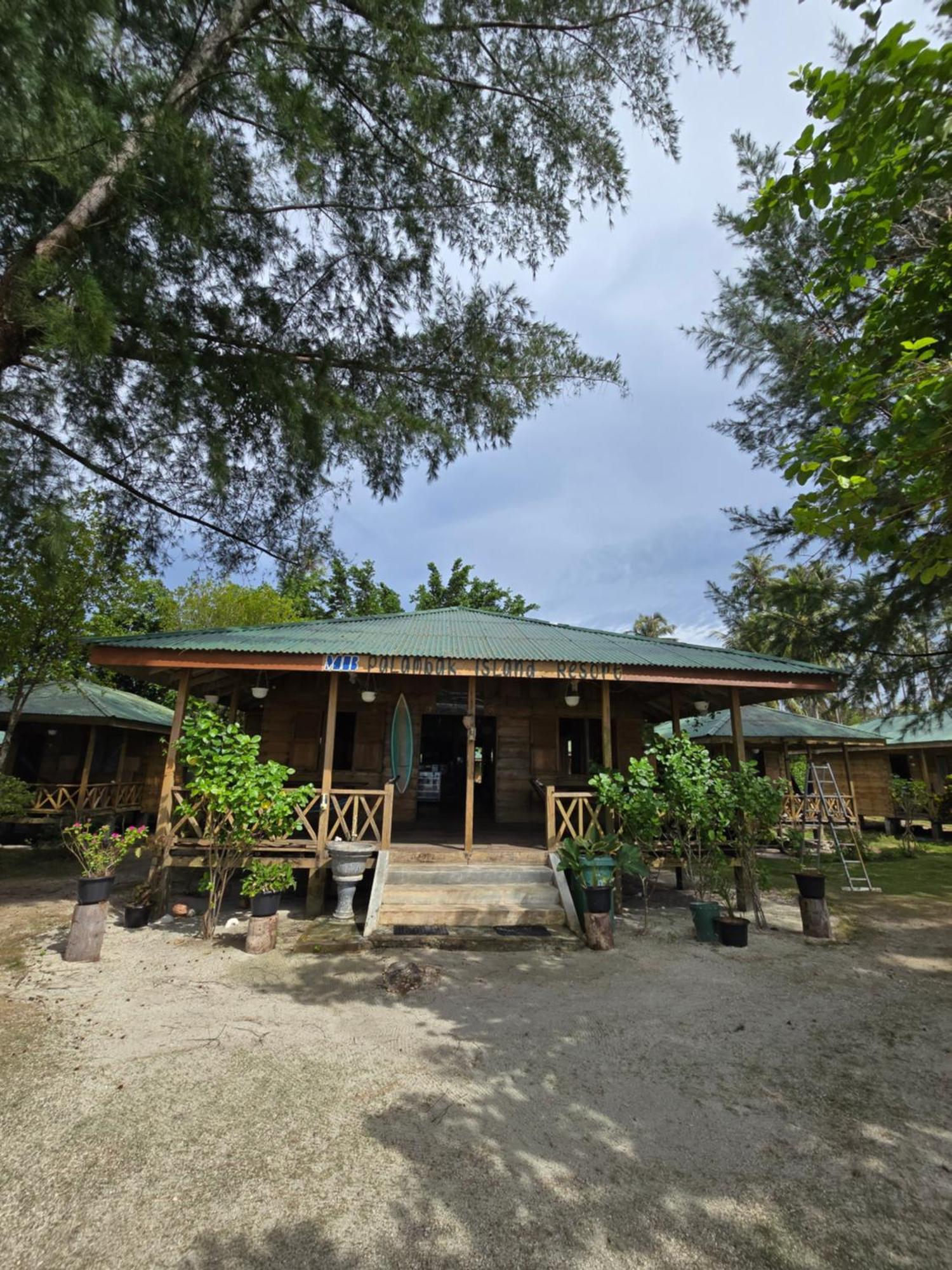MB Palambak Island Resort Pulau Palambakbesar Bagian luar foto